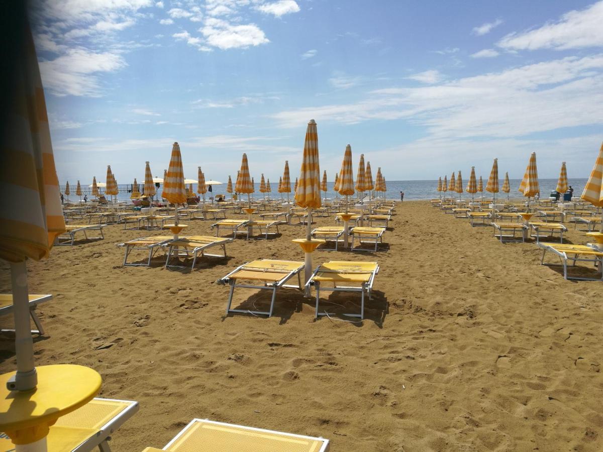 Hesperia Hotel & Residence Lido di Jesolo Exteriör bild