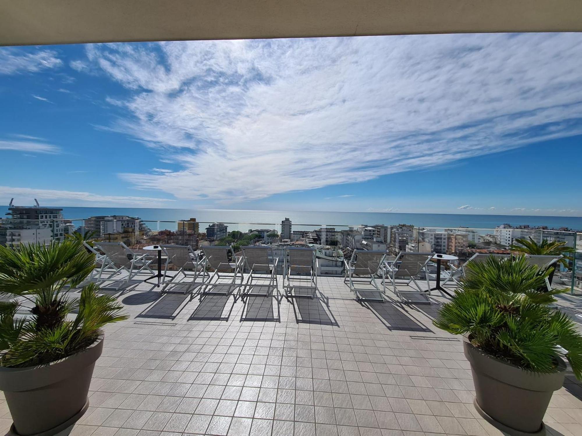 Hesperia Hotel & Residence Lido di Jesolo Exteriör bild